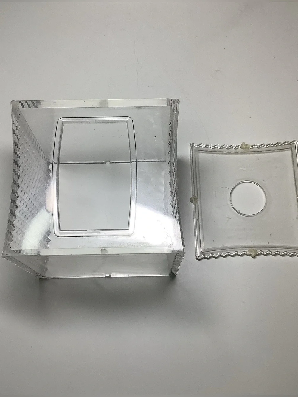 Vintage Sally Designs Clear Concave Sides Ribbed Acrylic Square Tissue Box Cover